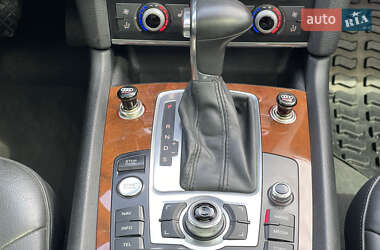 Позашляховик / Кросовер Audi Q7 2013 в 