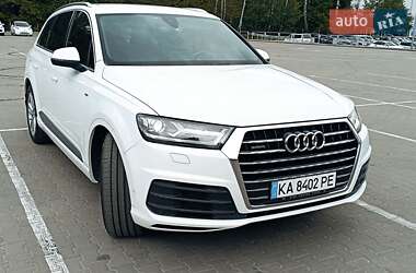 Внедорожник / Кроссовер Audi Q7 2017 в 