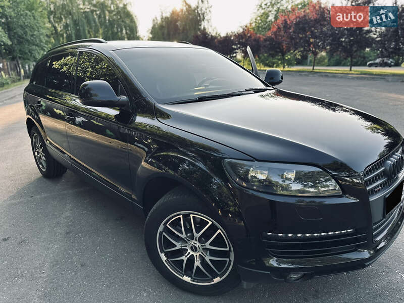 Внедорожник / Кроссовер Audi Q7 2009 в 