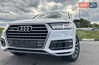 Внедорожник / Кроссовер Audi Q7 2016 в 