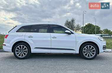 Внедорожник / Кроссовер Audi Q7 2016 в 