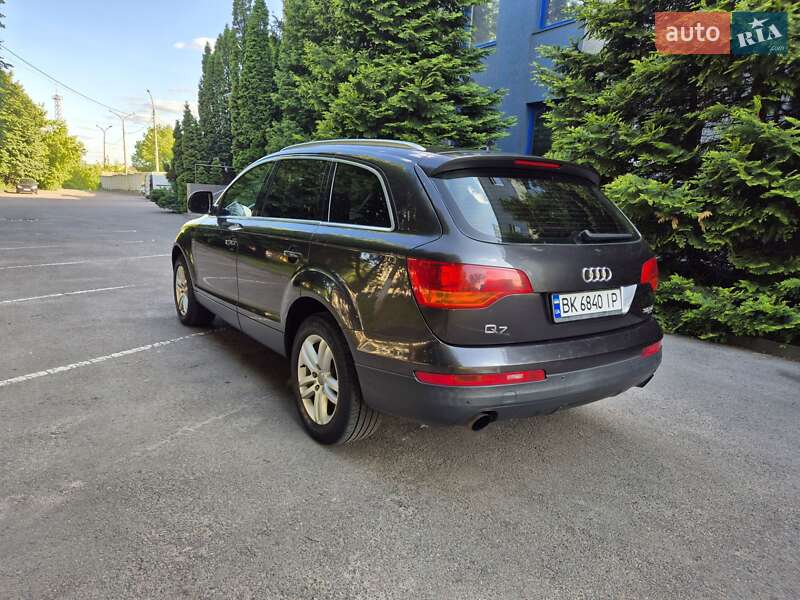Внедорожник / Кроссовер Audi Q7 2007 в Ровно