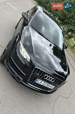 Позашляховик / Кросовер Audi Q7 2012 в 
