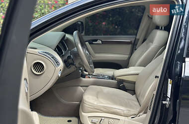 Позашляховик / Кросовер Audi Q7 2012 в 