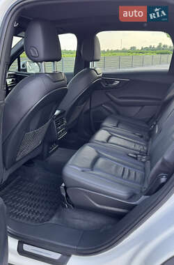 Внедорожник / Кроссовер Audi Q7 2021 в 