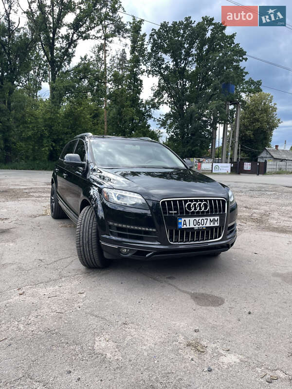 Позашляховик / Кросовер Audi Q7 2013 в 
