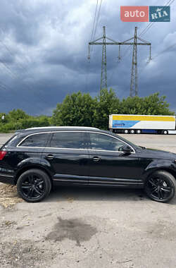 Позашляховик / Кросовер Audi Q7 2013 в 