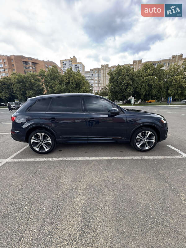 Позашляховик / Кросовер Audi Q7 2023 в Києві