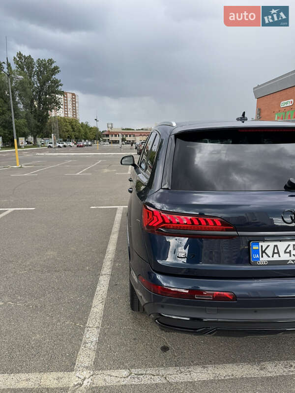 Позашляховик / Кросовер Audi Q7 2023 в Києві
