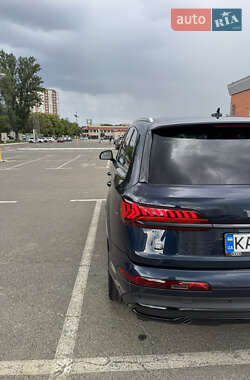 Внедорожник / Кроссовер Audi Q7 2023 в 