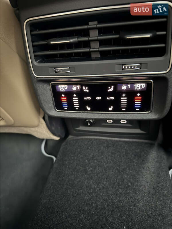 Позашляховик / Кросовер Audi Q7 2023 в Києві