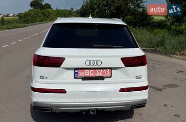 Внедорожник / Кроссовер Audi Q7 2016 в 