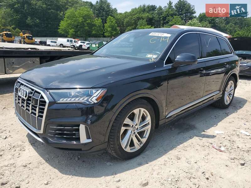 Позашляховик / Кросовер Audi Q7 2020 в 