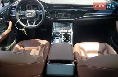 Позашляховик / Кросовер Audi Q7 2020 в 