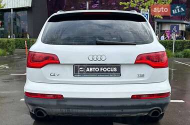 Позашляховик / Кросовер Audi Q7 2013 в 