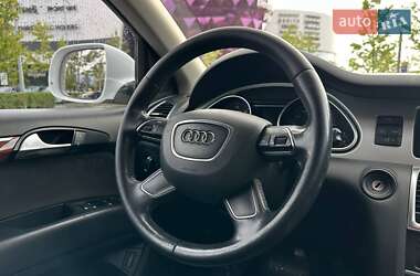 Позашляховик / Кросовер Audi Q7 2013 в 