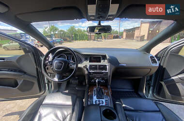 Позашляховик / Кросовер Audi Q7 2006 в 