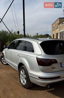 Позашляховик / Кросовер Audi Q7 2014 в 