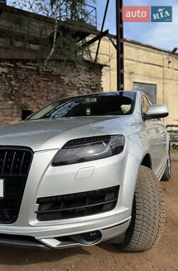 Позашляховик / Кросовер Audi Q7 2014 в 