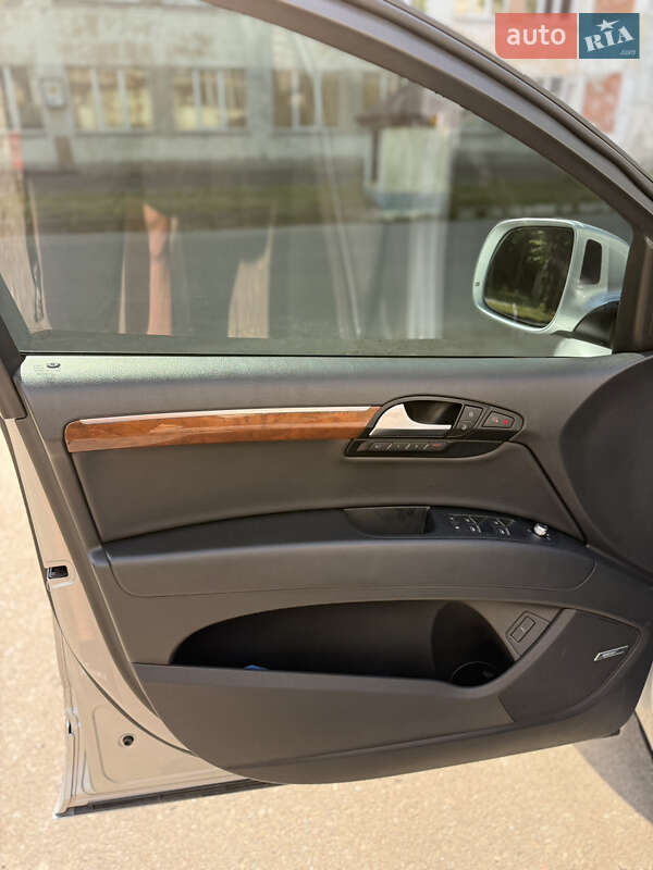 Внедорожник / Кроссовер Audi Q7 2014 в Львове