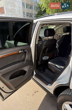 Позашляховик / Кросовер Audi Q7 2014 в 