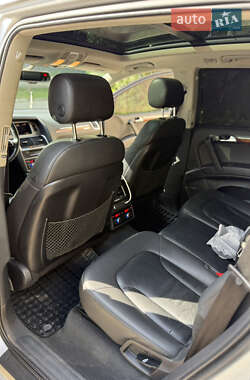Позашляховик / Кросовер Audi Q7 2014 в 