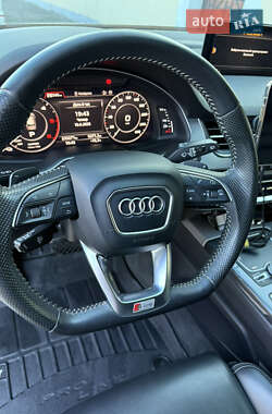 Внедорожник / Кроссовер Audi Q7 2018 в 