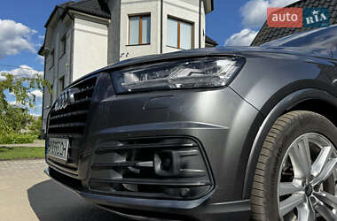 Внедорожник / Кроссовер Audi Q7 2018 в 