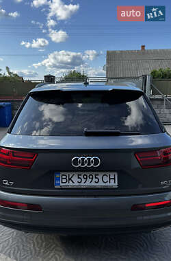 Внедорожник / Кроссовер Audi Q7 2018 в 