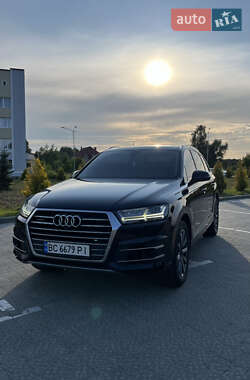 Внедорожник / Кроссовер Audi Q7 2017 в Мостиске