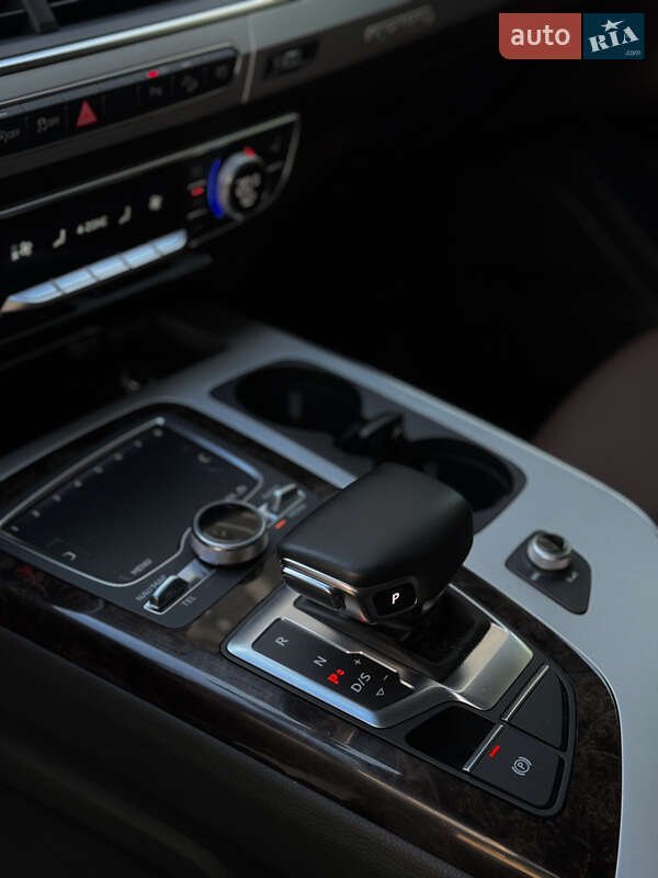 Внедорожник / Кроссовер Audi Q7 2019 в Ивано-Франковске