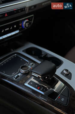 Внедорожник / Кроссовер Audi Q7 2019 в 