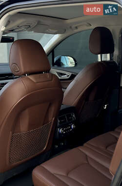 Внедорожник / Кроссовер Audi Q7 2019 в 