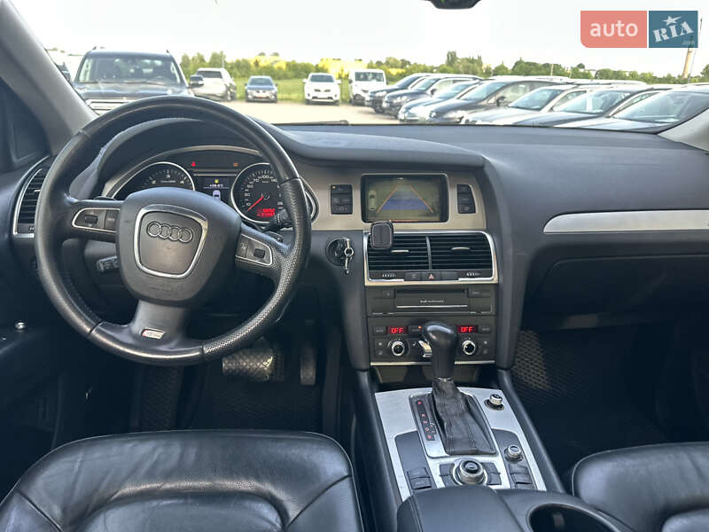 Позашляховик / Кросовер Audi Q7 2009 в Рівному