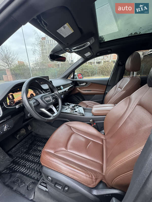 Позашляховик / Кросовер Audi Q7 2017 в Ужгороді
