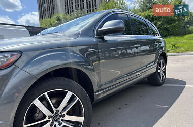 Позашляховик / Кросовер Audi Q7 2015 в 