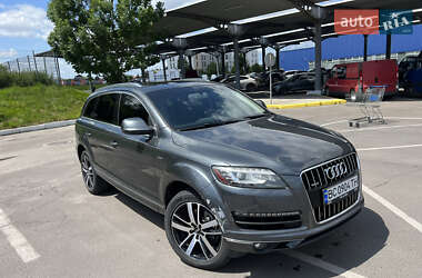 Позашляховик / Кросовер Audi Q7 2015 в 