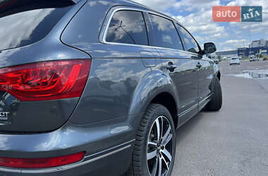 Позашляховик / Кросовер Audi Q7 2015 в 