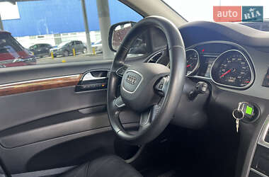 Позашляховик / Кросовер Audi Q7 2015 в 