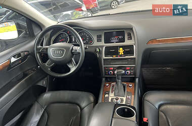 Позашляховик / Кросовер Audi Q7 2015 в 