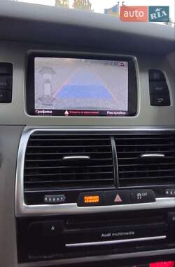 Позашляховик / Кросовер Audi Q7 2011 в 