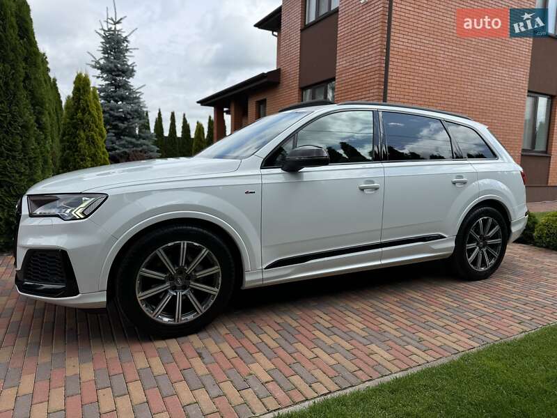 Внедорожник / Кроссовер Audi Q7 2020 в Киеве