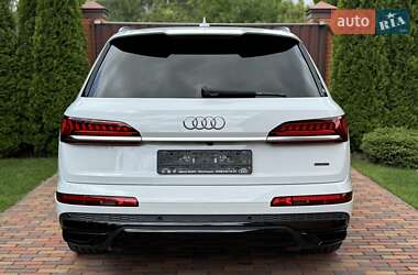 Внедорожник / Кроссовер Audi Q7 2020 в 