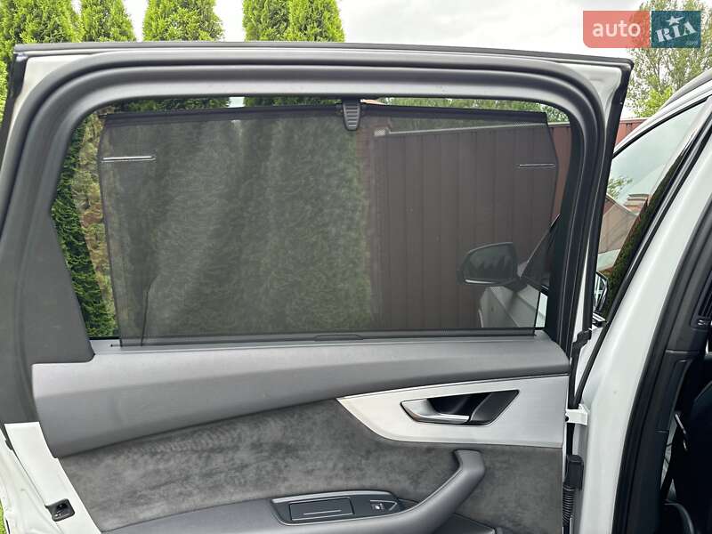 Внедорожник / Кроссовер Audi Q7 2020 в Киеве