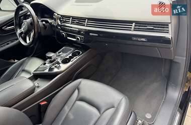 Внедорожник / Кроссовер Audi Q7 2016 в 