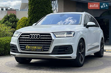 Внедорожник / Кроссовер Audi Q7 2017 в 
