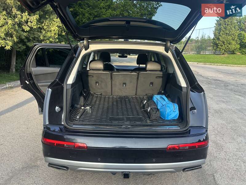 Внедорожник / Кроссовер Audi Q7 2017 в Львове