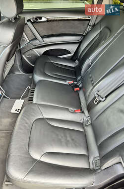 Внедорожник / Кроссовер Audi Q7 2015 в 
