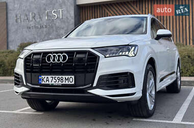 Внедорожник / Кроссовер Audi Q7 2022 в 