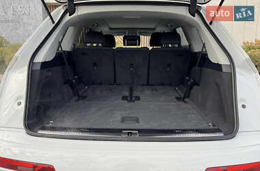 Внедорожник / Кроссовер Audi Q7 2022 в 
